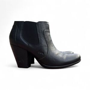 Born‎ Women's Tonya Boot Size 9 M Block Heel Chelsea Black Leather Lug Sole Shoe